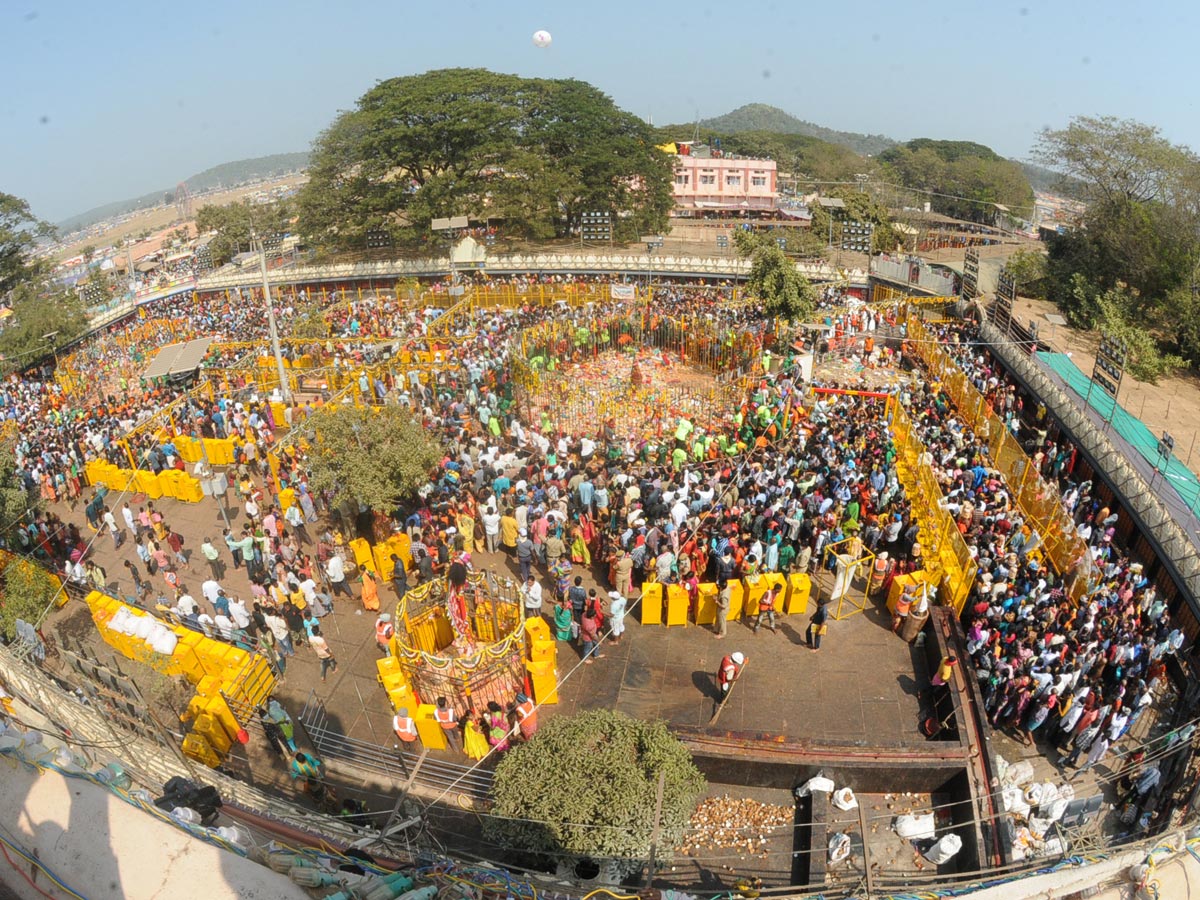 Medaram Jatara 2020 Photo Gallery 2d Day - Sakshi7