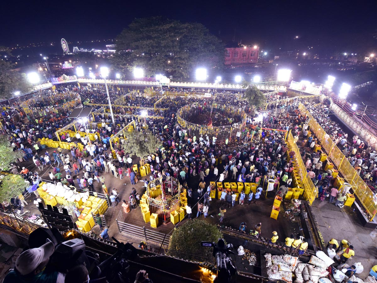 Medaram Sammakka Sarakka Jatara 2020 Photo Gallery - Sakshi25