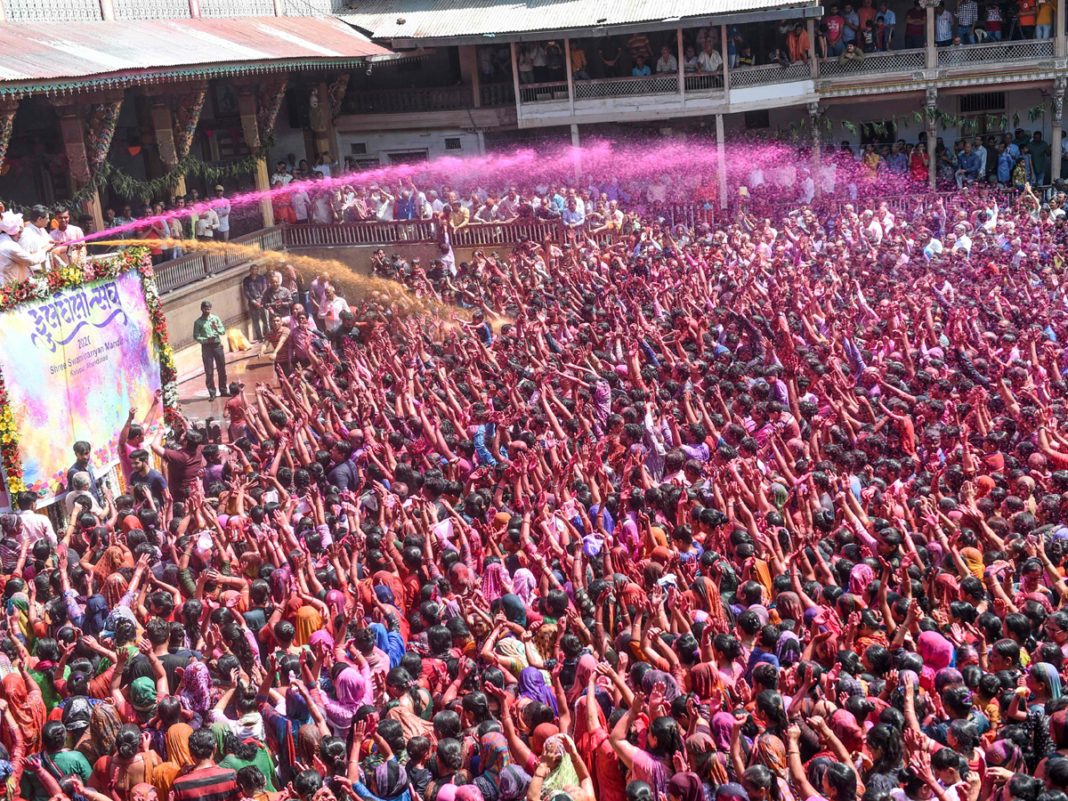 holi celebration in india Photo Gallery - Sakshi9