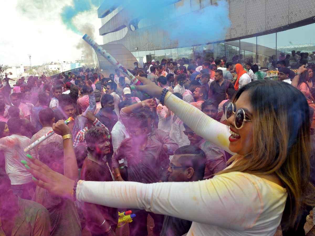 holi celebration in india Photo Gallery - Sakshi17