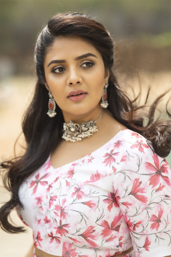 Anchor Srimukhi Exclusive Photo Gallery - Sakshi27