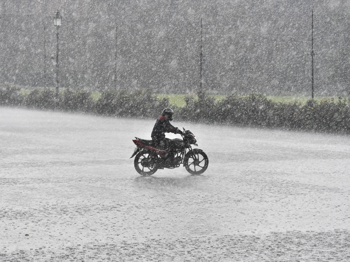 Heavy rains lash Delhi Photo Gallery - Sakshi3