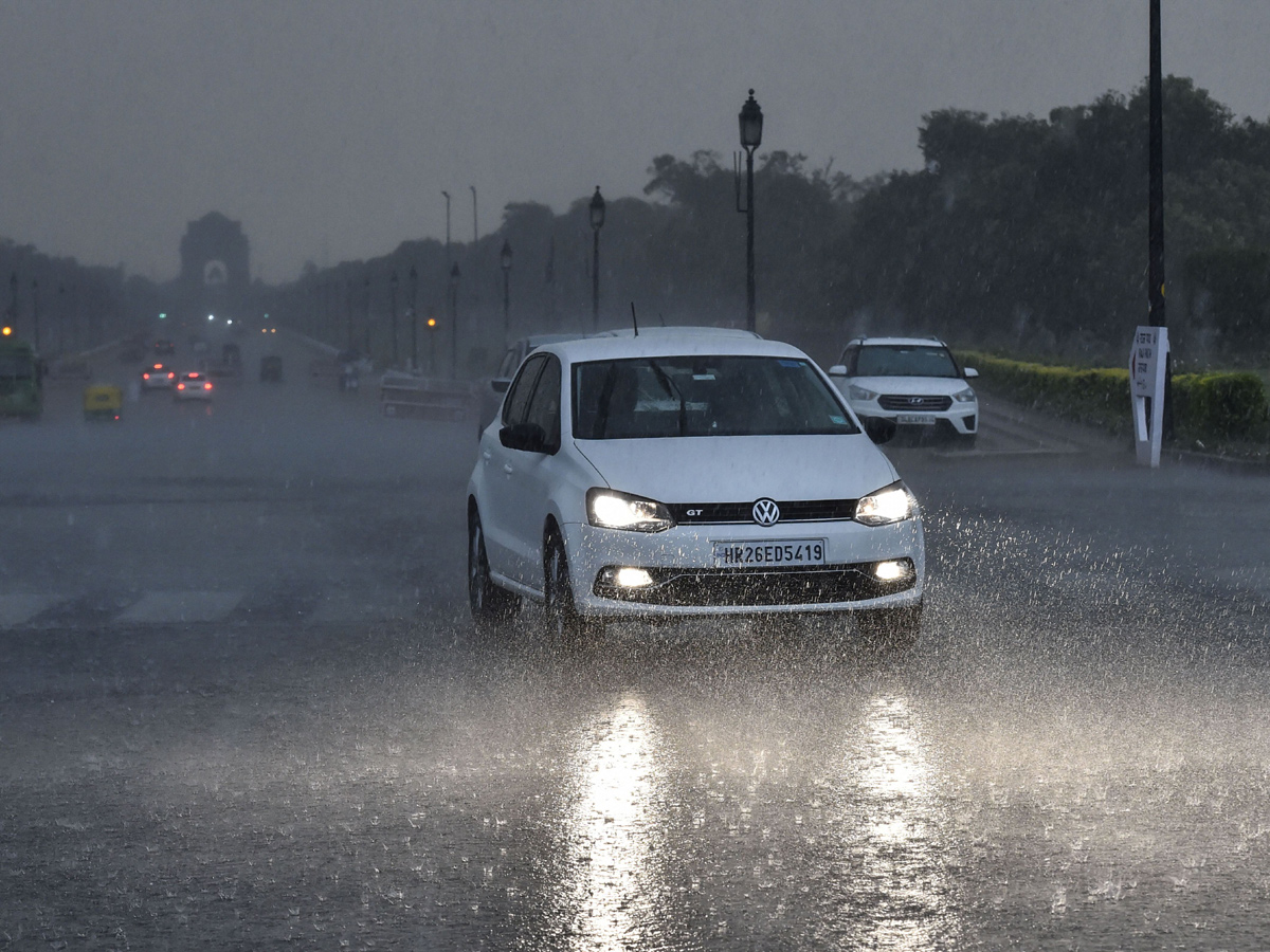 Heavy rains lash Delhi Photo Gallery - Sakshi4