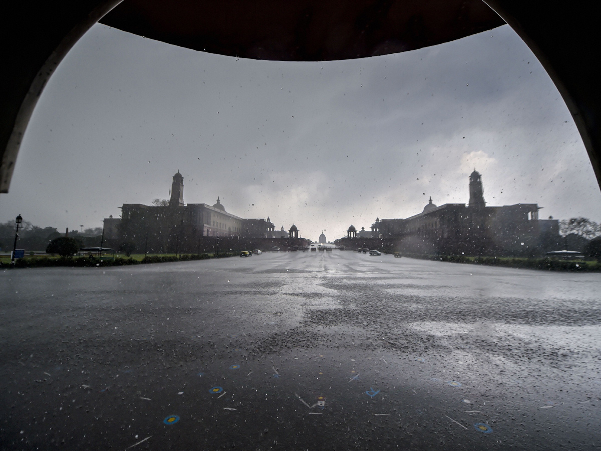 Heavy rains lash Delhi Photo Gallery - Sakshi6