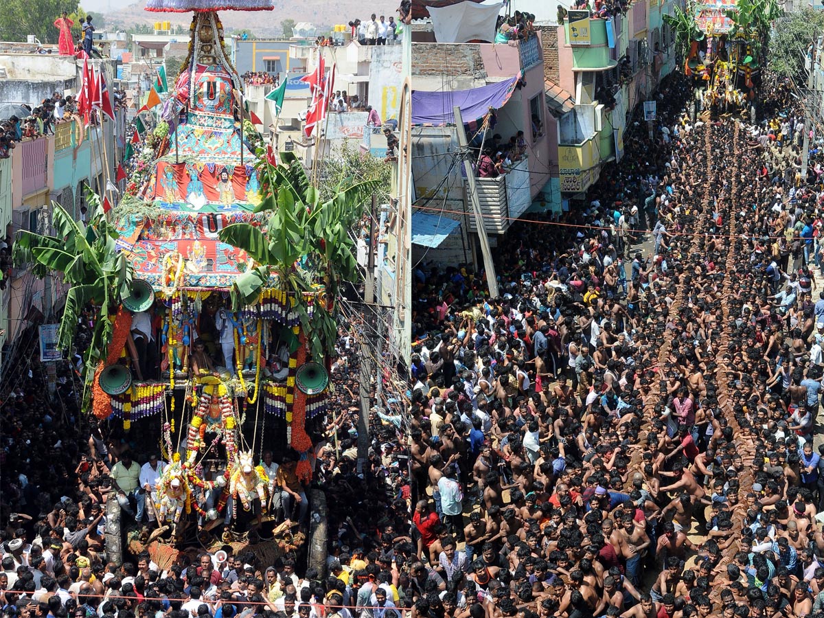 Kadiri Sri Lakshmi Narasimha Swami Rathotsavam Photo Gallery - Sakshi1