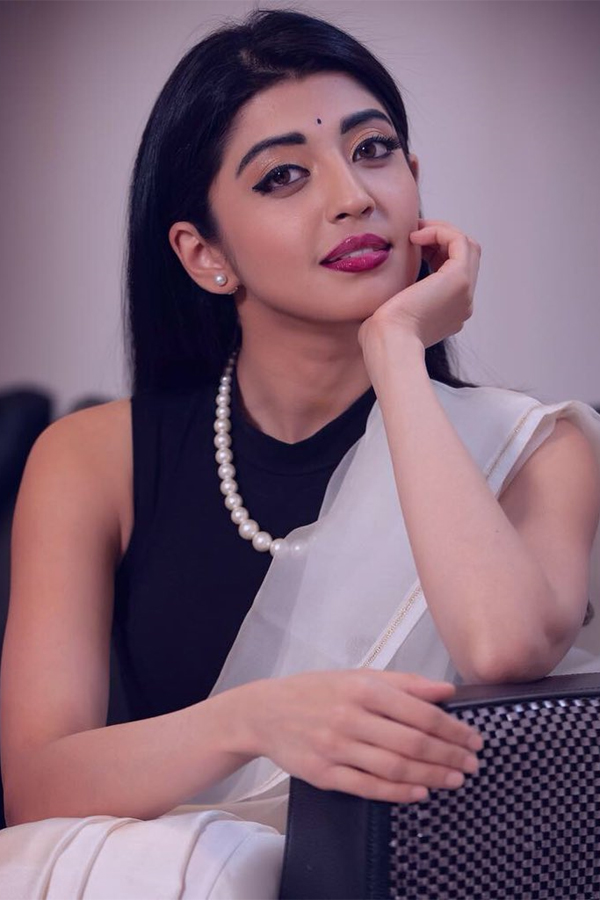 Actress Pranitha Subhash Exclusive Photo Gallery - Sakshi3