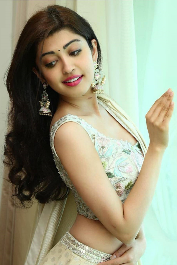 Actress Pranitha Subhash Exclusive Photo Gallery - Sakshi40