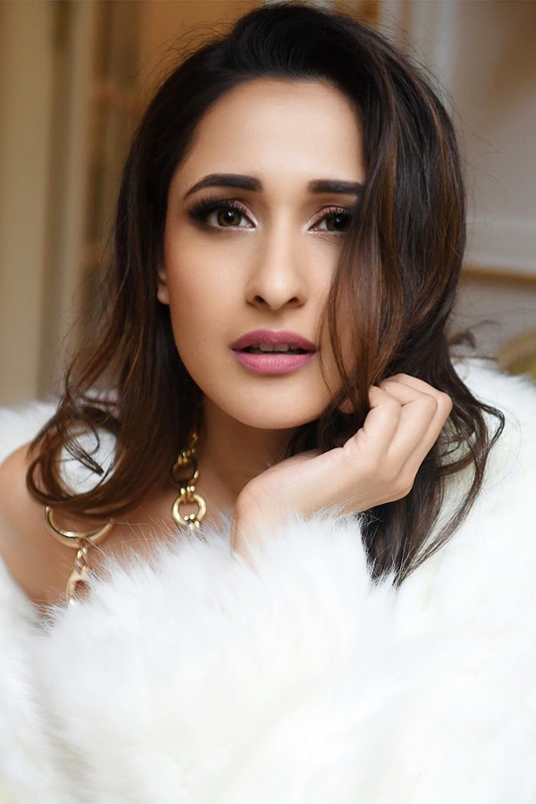 Actress Pragya Jaiswal Exclusive Photo Gallery - Sakshi41