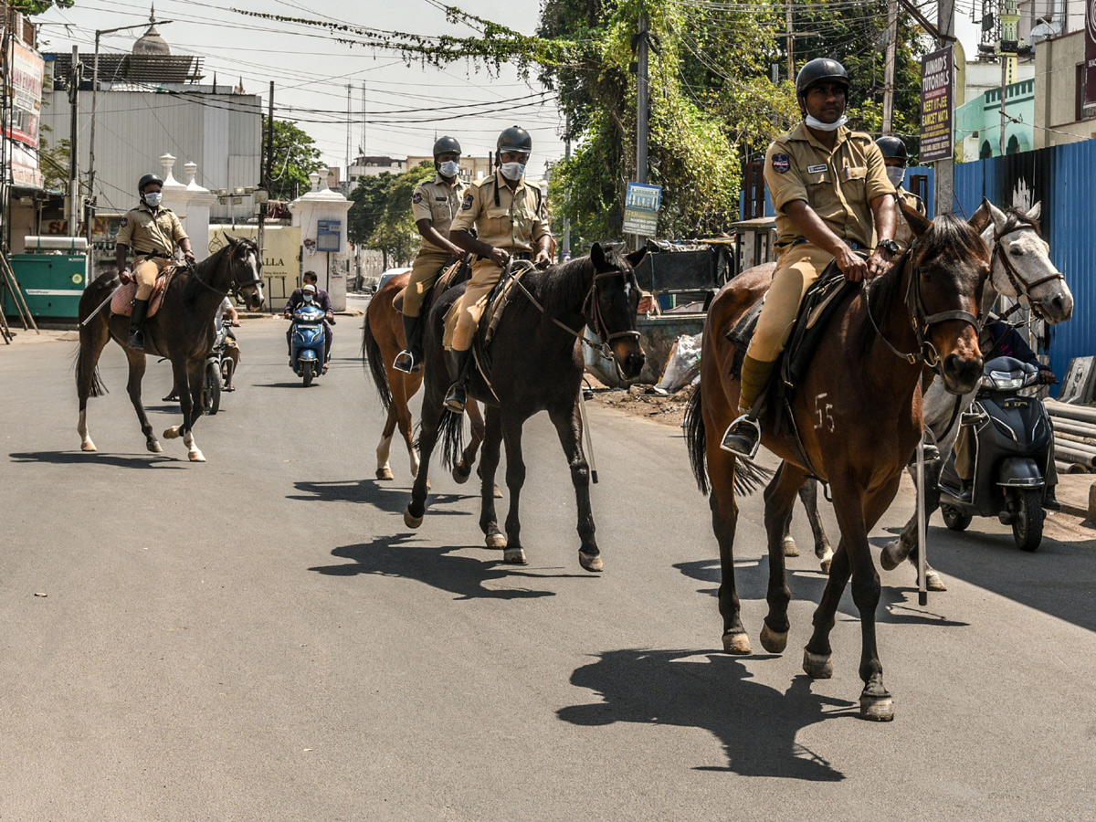 Lockdown in Hyderabad Photo Gallery - Sakshi25