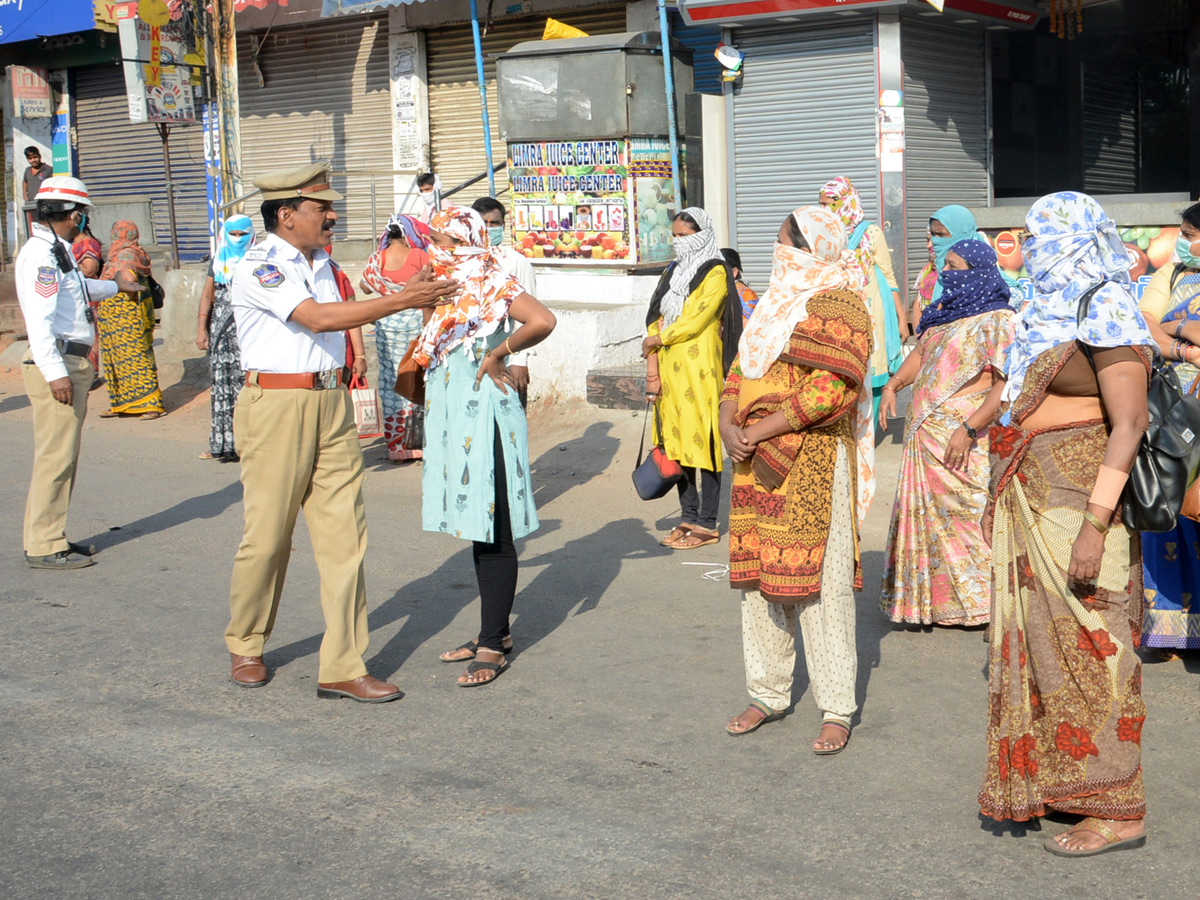 Lockdown in Hyderabad Photo Gallery - Sakshi28