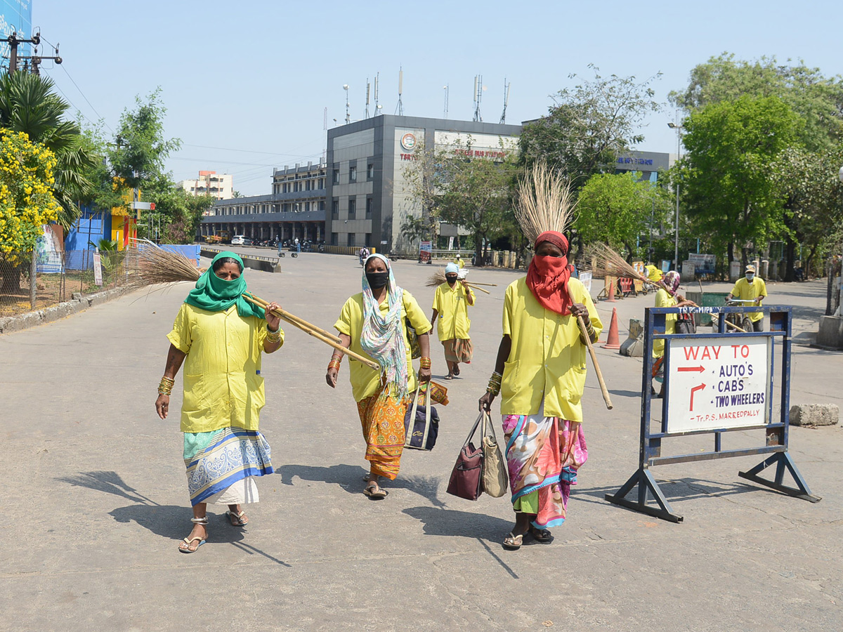 Lockdown in Hyderabad Photo Gallery - Sakshi30