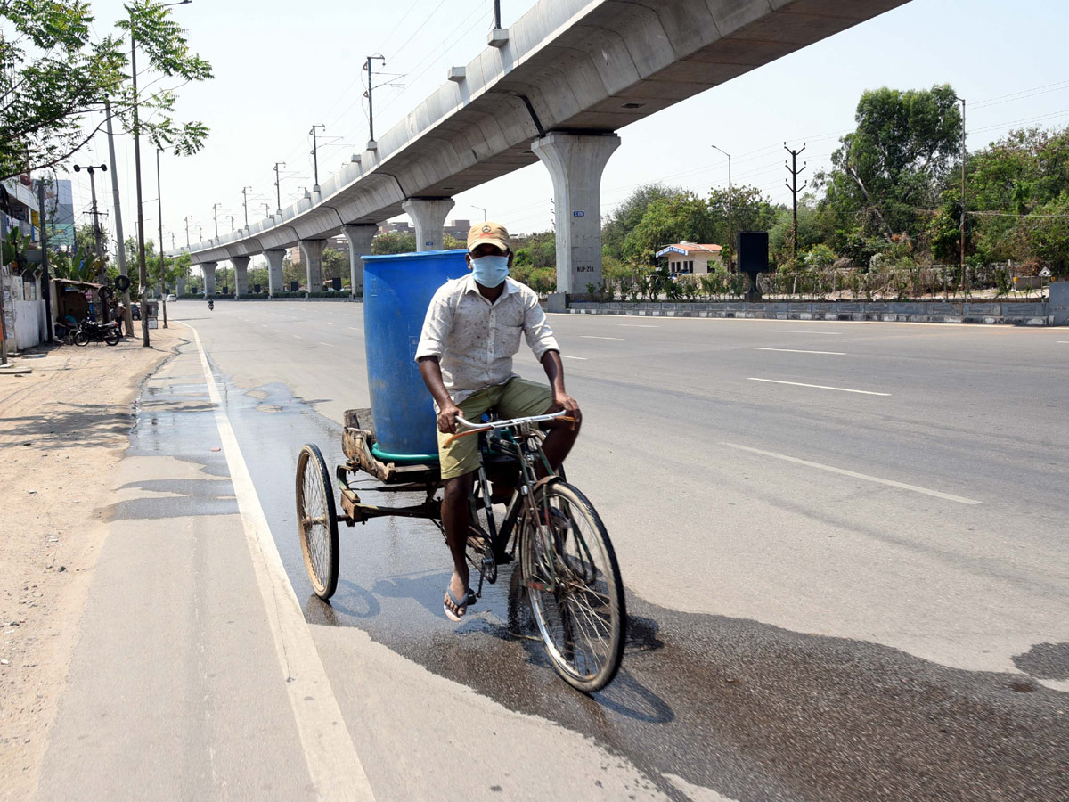 Lockdown in Hyderabad City Photo Gallery - Sakshi16