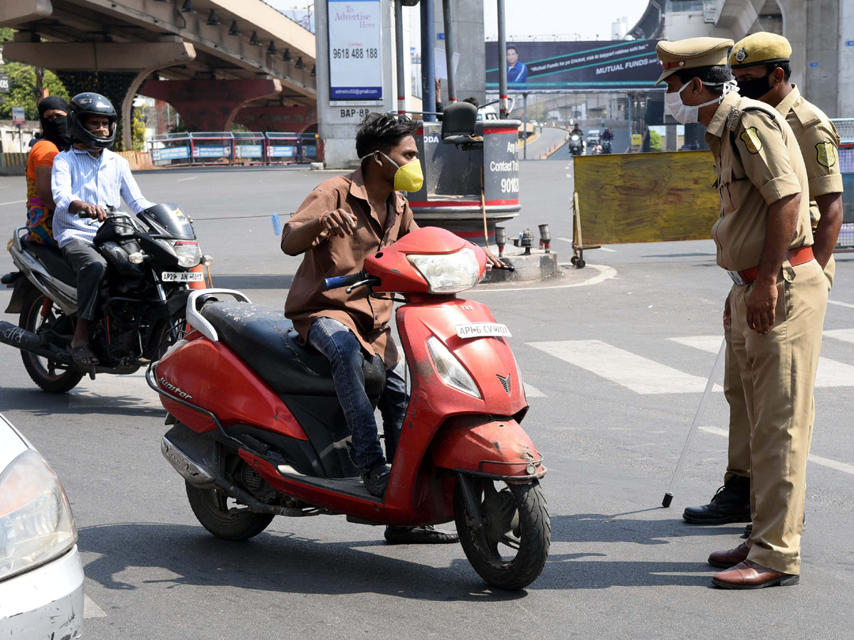 Lockdown in Hyderabad City Photo Gallery - Sakshi26