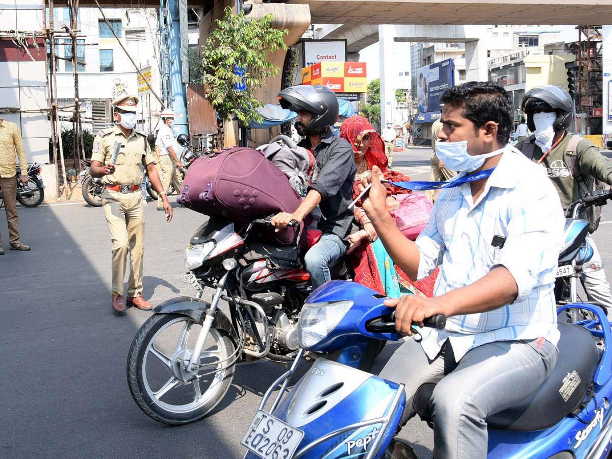 Lockdown in Hyderabad City Photo Gallery - Sakshi29