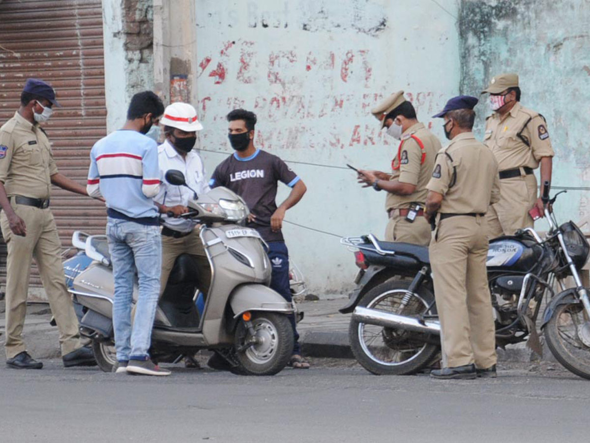 Lockdown in Hyderabad City Photo Gallery - Sakshi46