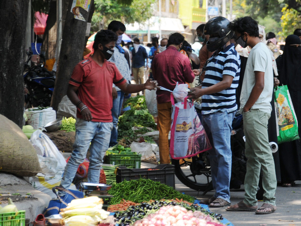 Lockdown in Hyderabad City Photo Gallery - Sakshi50