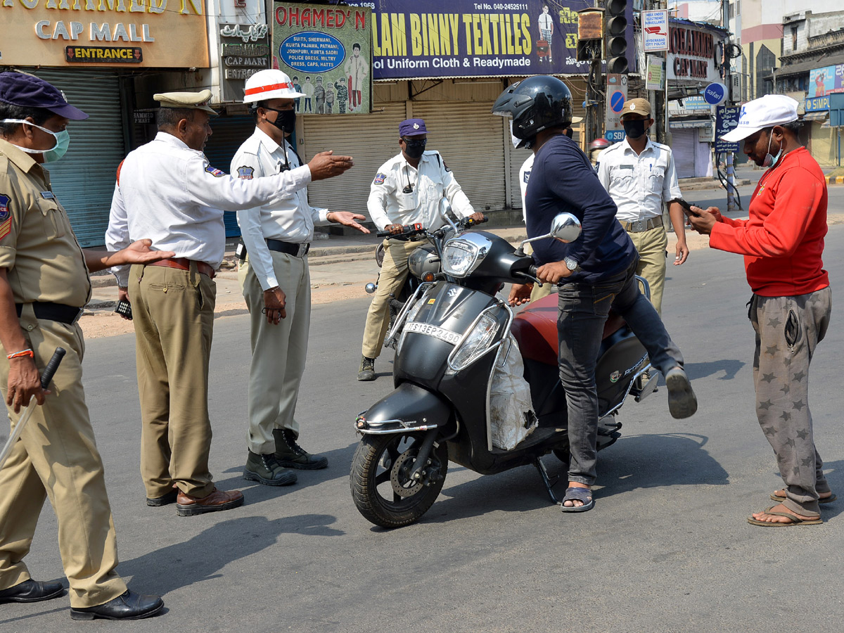 Lockdown in Hyderabad City Photo Gallery - Sakshi61