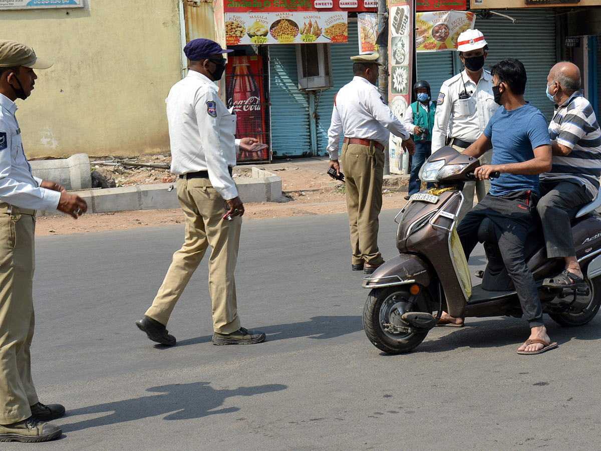 Lockdown in Hyderabad City Photo Gallery - Sakshi63