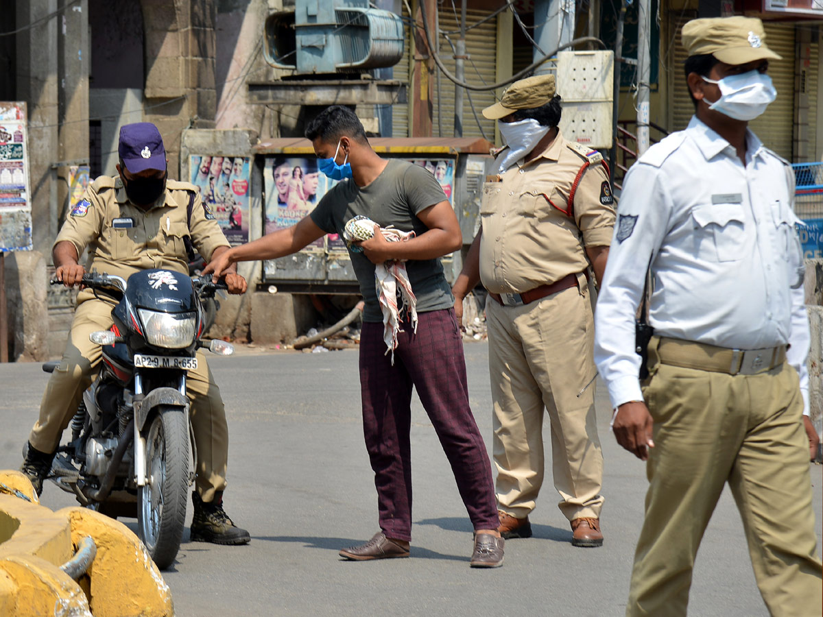 Lockdown in Hyderabad City Photo Gallery - Sakshi69