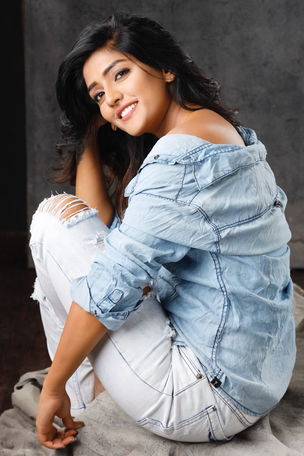 Actress Eesha Rebba Exclusive Photo Gallery - Sakshi22