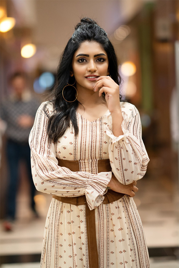 Actress Eesha Rebba Exclusive Photo Gallery - Sakshi24