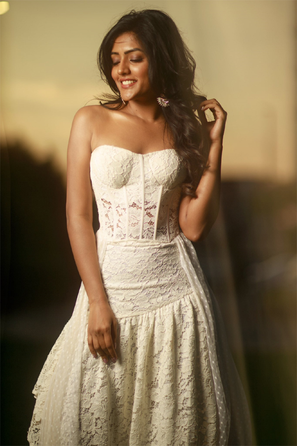 Actress Eesha Rebba Exclusive Photo Gallery - Sakshi36