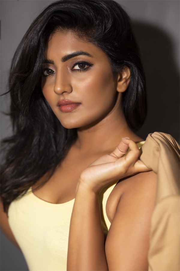 Actress Eesha Rebba Exclusive Photo Gallery - Sakshi48