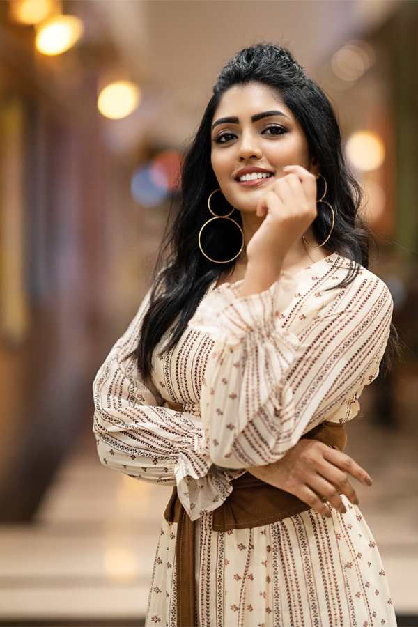 Actress Eesha Rebba Exclusive Photo Gallery - Sakshi59