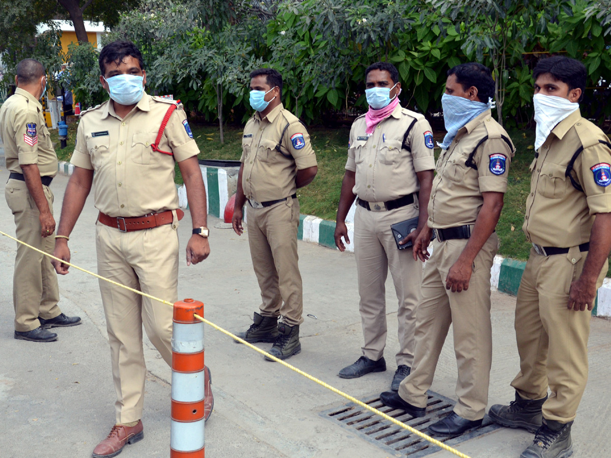 Covid-19 case reported in Hyderabad Photo Gallery - Sakshi19