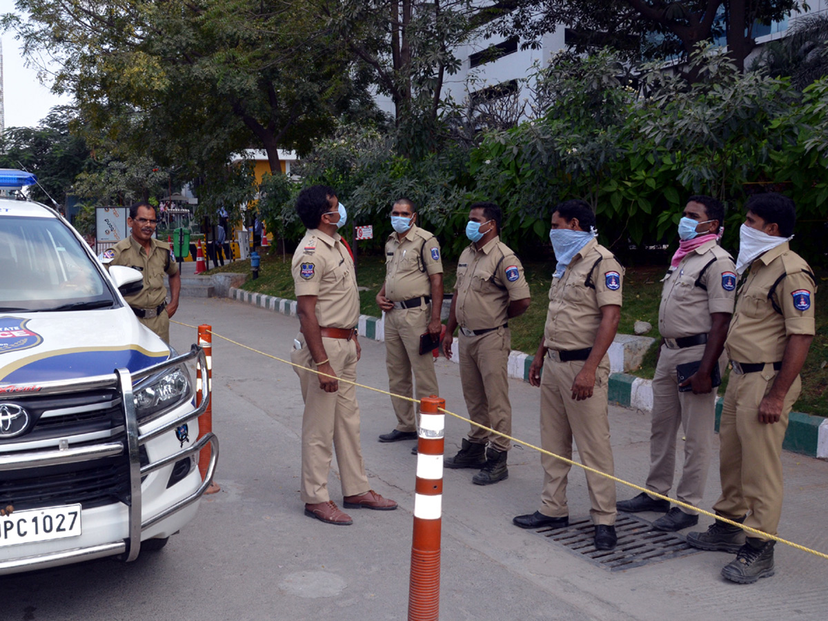 Covid-19 case reported in Hyderabad Photo Gallery - Sakshi41