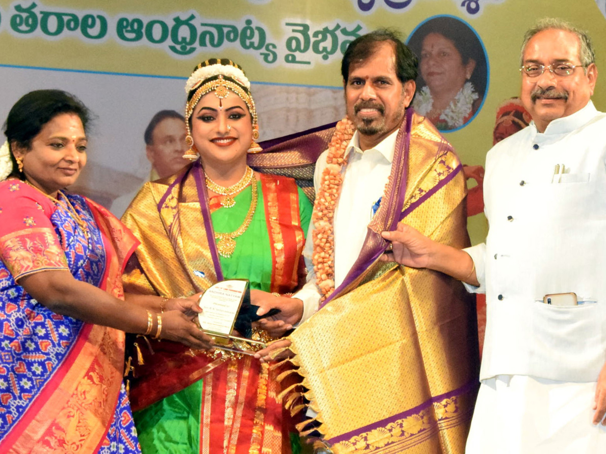 Nava Janardhana Parijatham : Muvva, Roja Perform With Perfection - Sakshi11