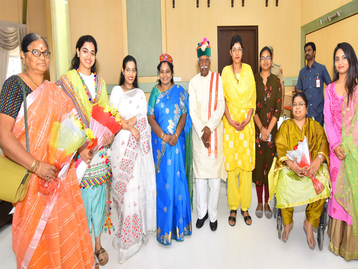 Telangana Governor greeted by Himachal Governor on Women’s Day - Sakshi4