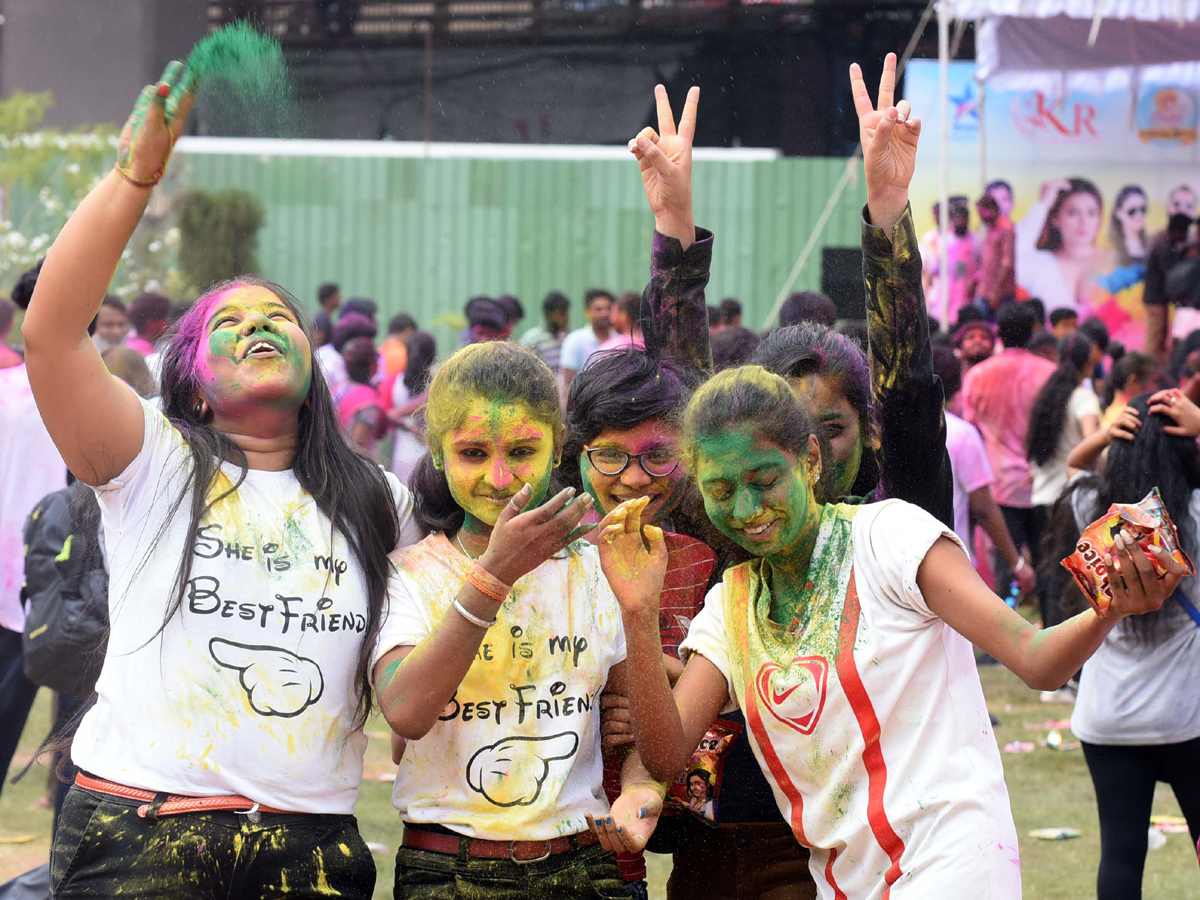 holi celebration 2020 Photo Gallery - Sakshi7