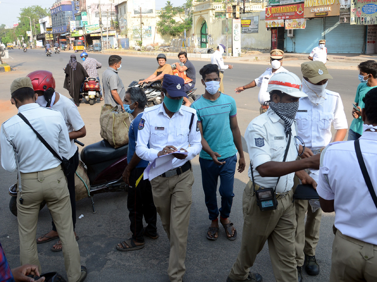 Lockdown in Hyderabad City Photo Gallery - Sakshi3