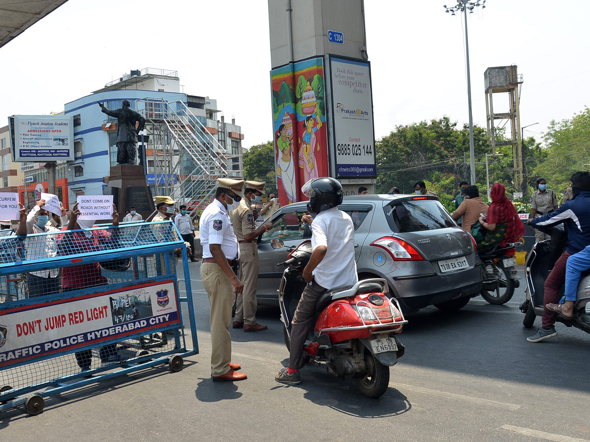 Lockdown in Hyderabad City Photo Gallery - Sakshi28