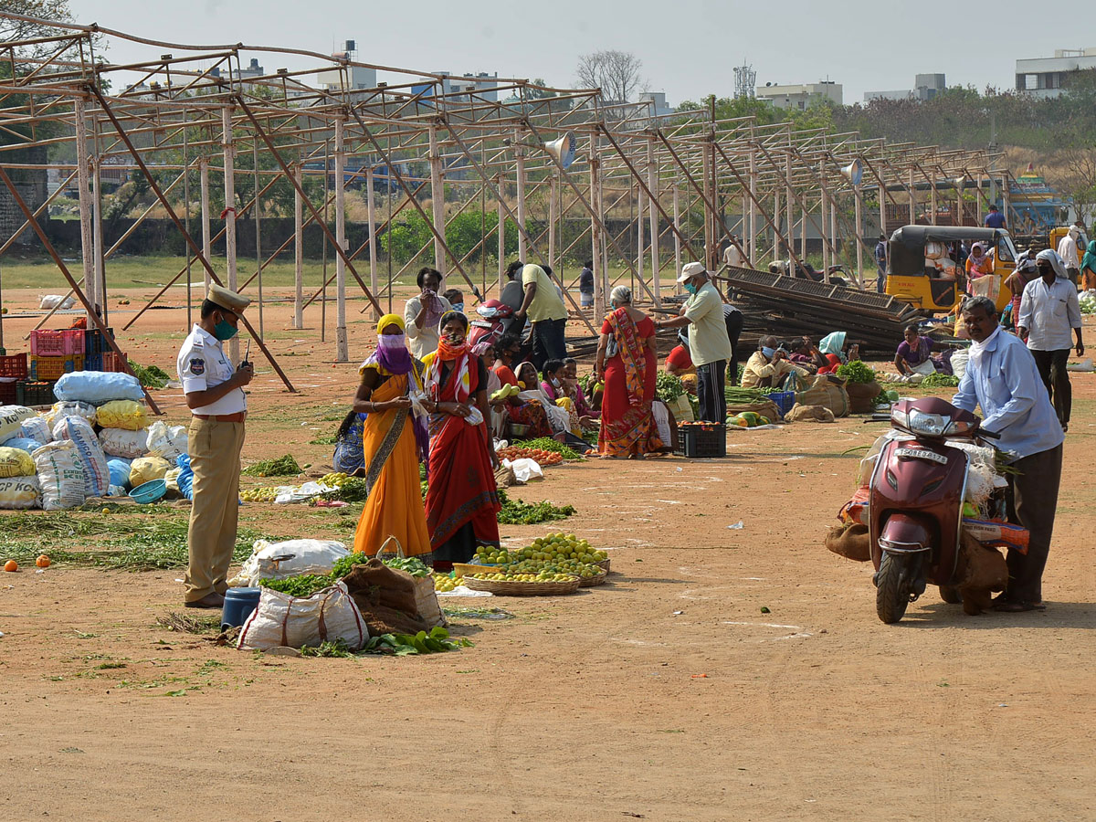 Lockdown in Hyderabad City Photo Gallery - Sakshi33