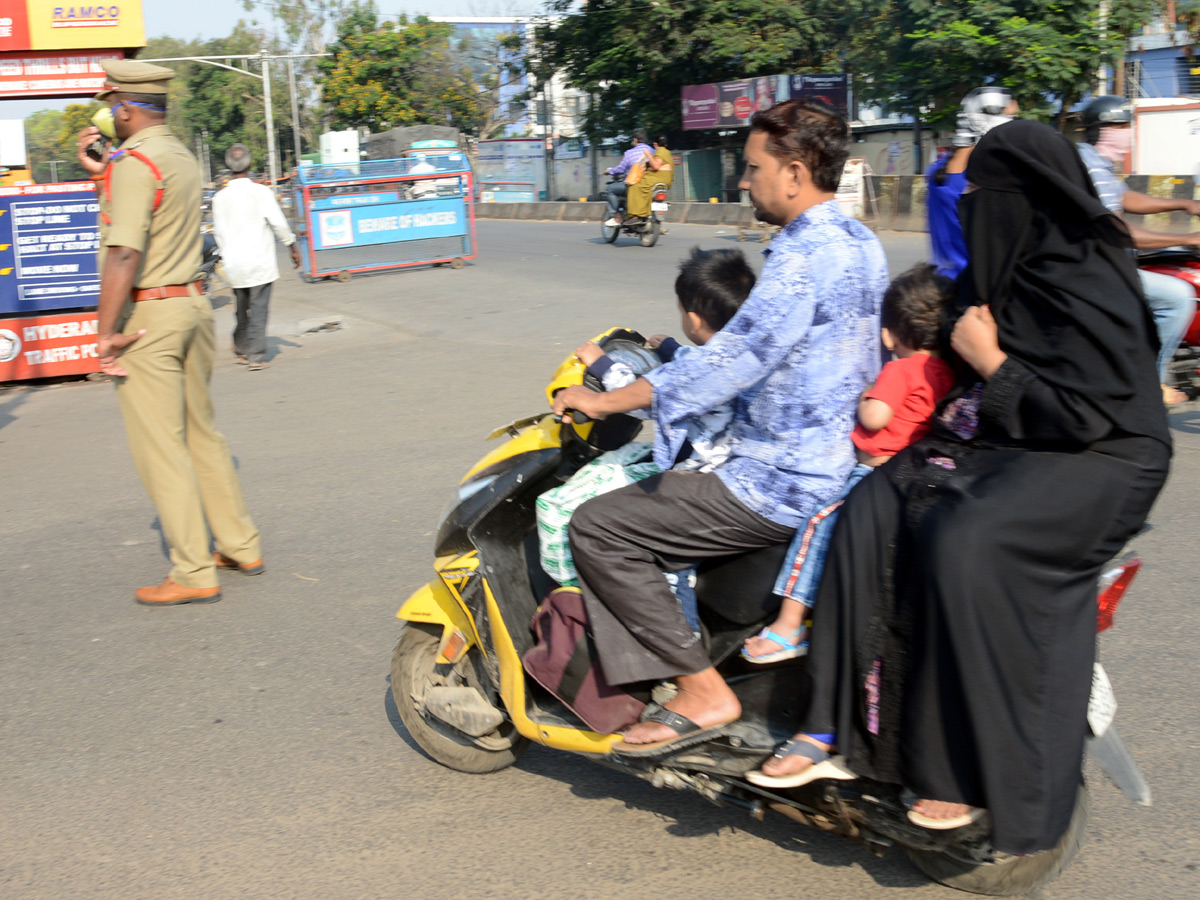 Lockdown in Hyderabad City Photo Gallery - Sakshi9