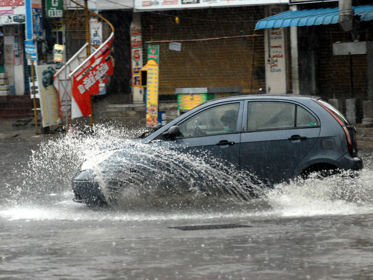 Heavy Rain Andhra Pradesh and Telangana Photo Gallery - Sakshi33