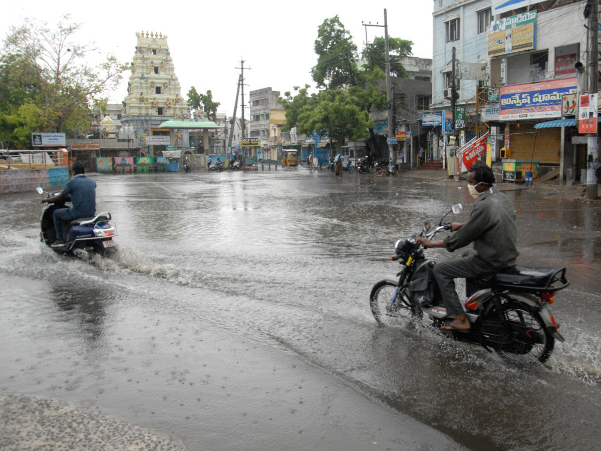 Heavy Rain Andhra Pradesh and Telangana Photo Gallery - Sakshi34