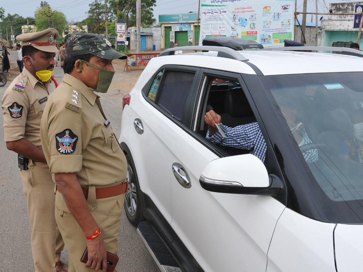 Lockdown in Andhra Pradesh Photo Gallery - Sakshi17