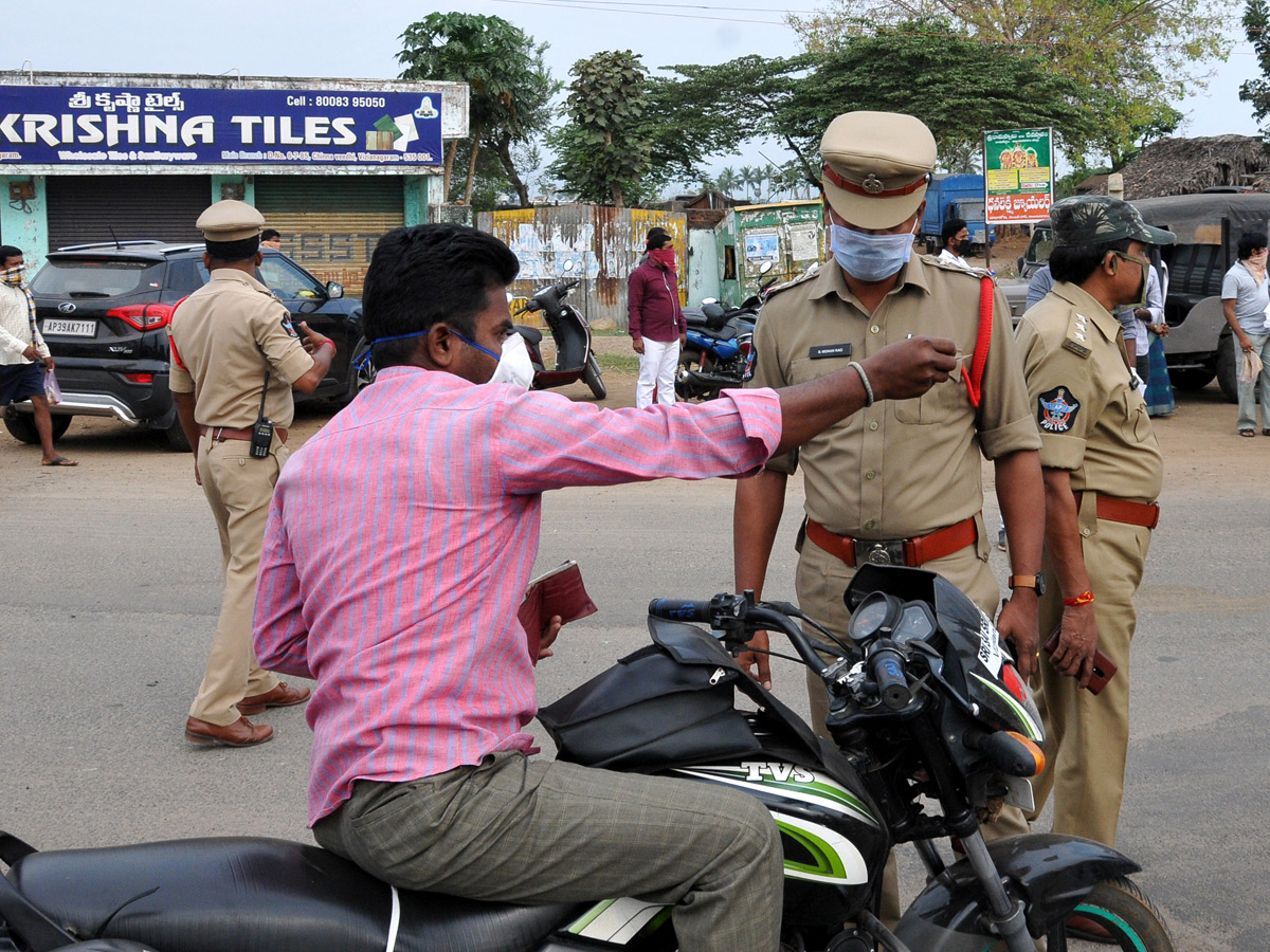 Lockdown in Andhra Pradesh Photo Gallery - Sakshi18