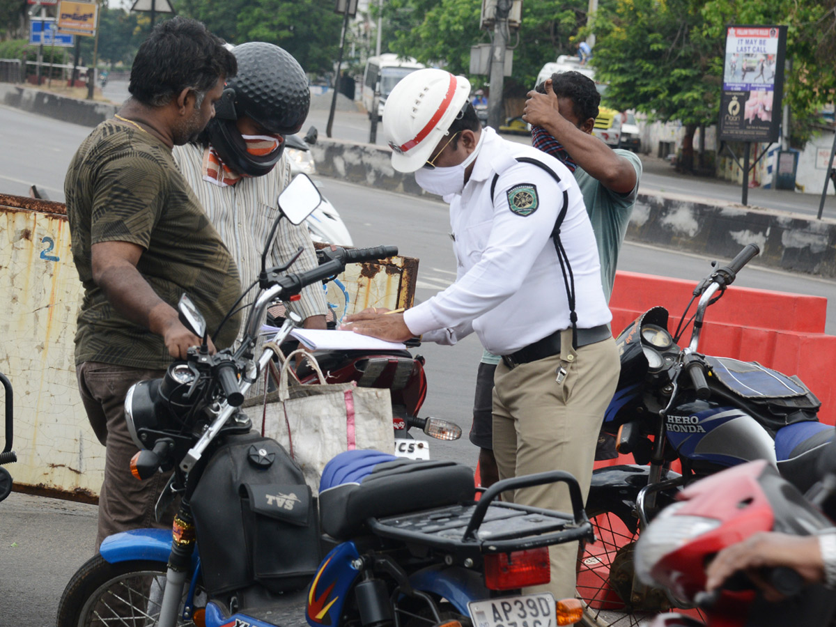 Lockdown in Andhra Pradesh Photo Gallery - Sakshi5