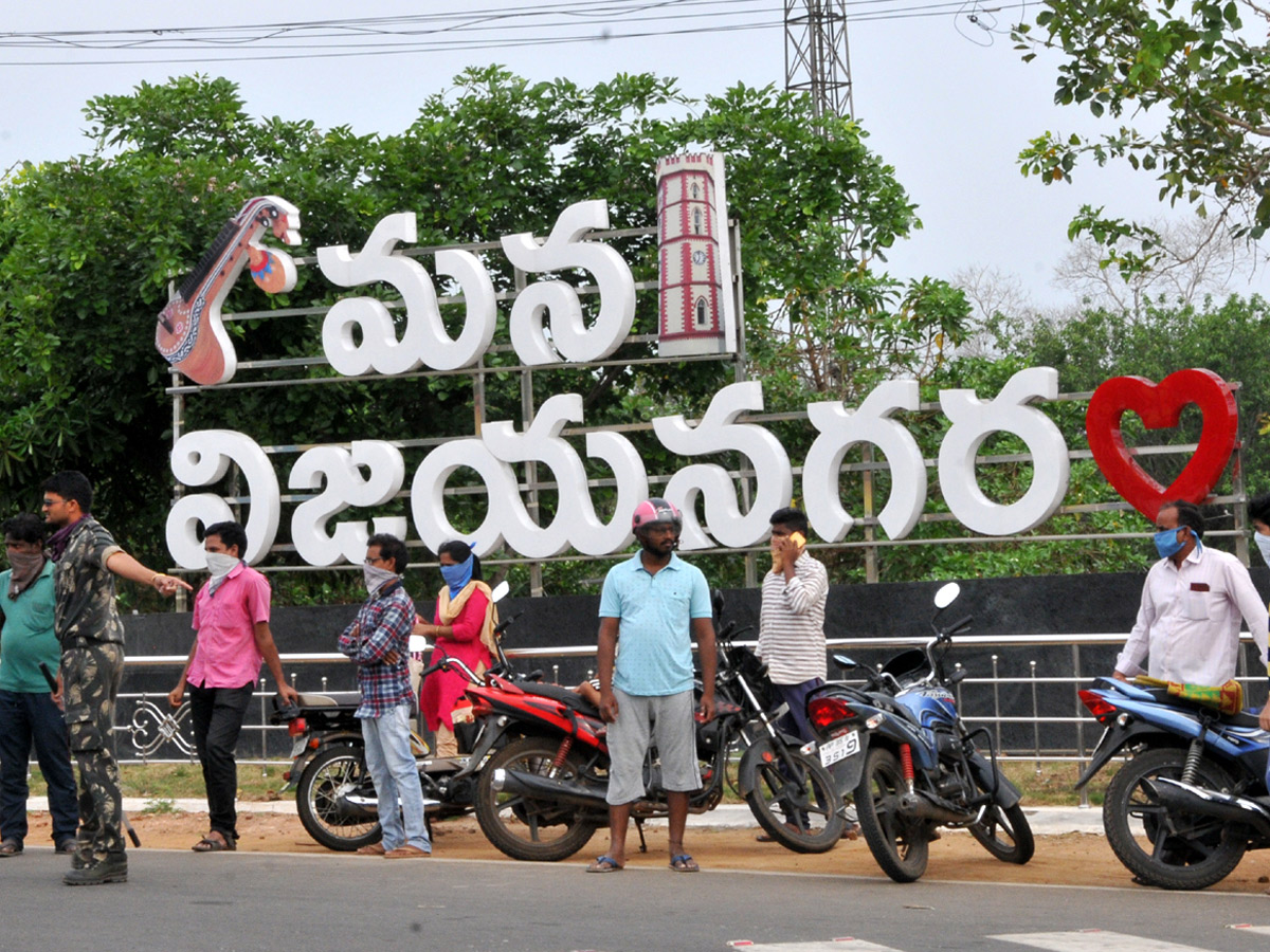 Lockdown in Andhra Pradesh Photo Gallery - Sakshi50