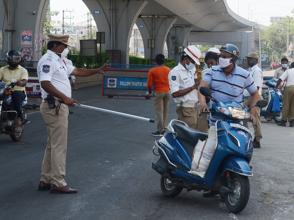 Lockdown in Hyderabad City Photo Gallery - Sakshi1