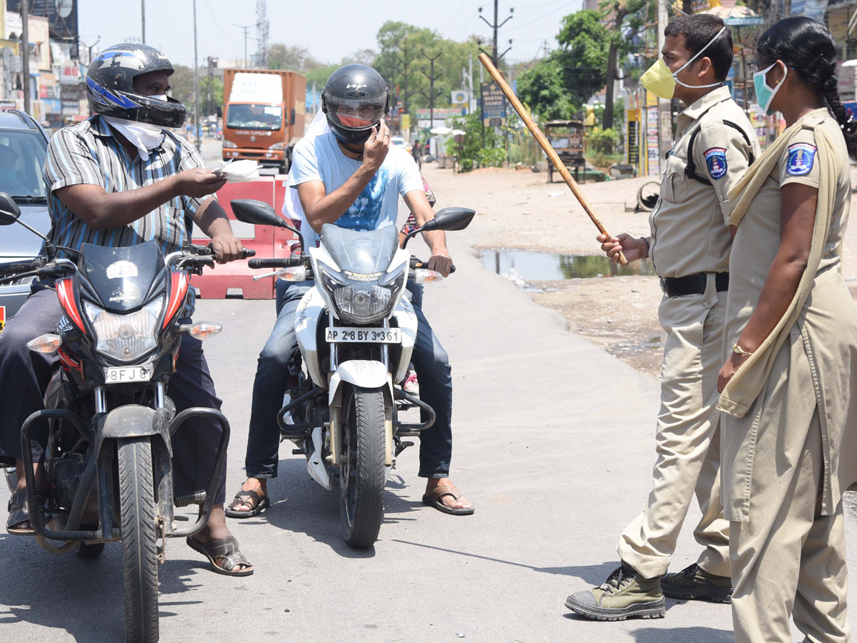 Lockdown in Hyderabad City Photo Gallery - Sakshi48