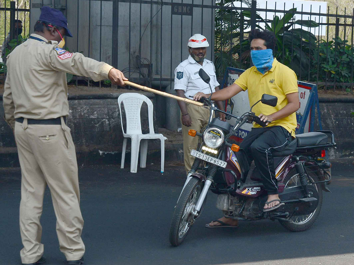 Lockdown in Hyderabad City Photo Gallery - Sakshi28