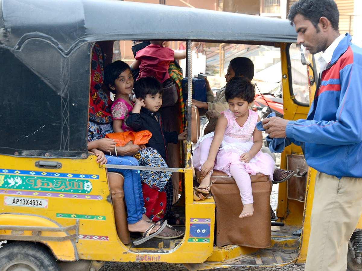 Lockdown in Hyderabad City Photo Gallery - Sakshi32