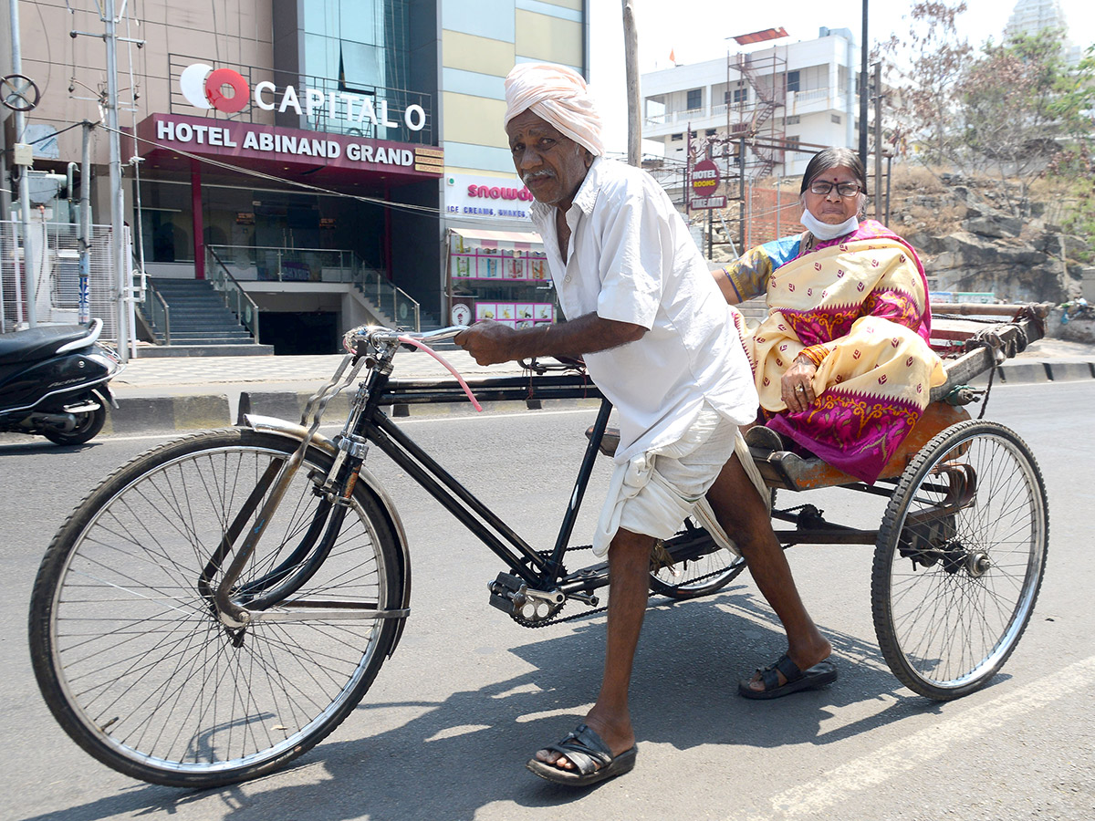 Lockdown in Hyderabad City Photo Gallery - Sakshi33