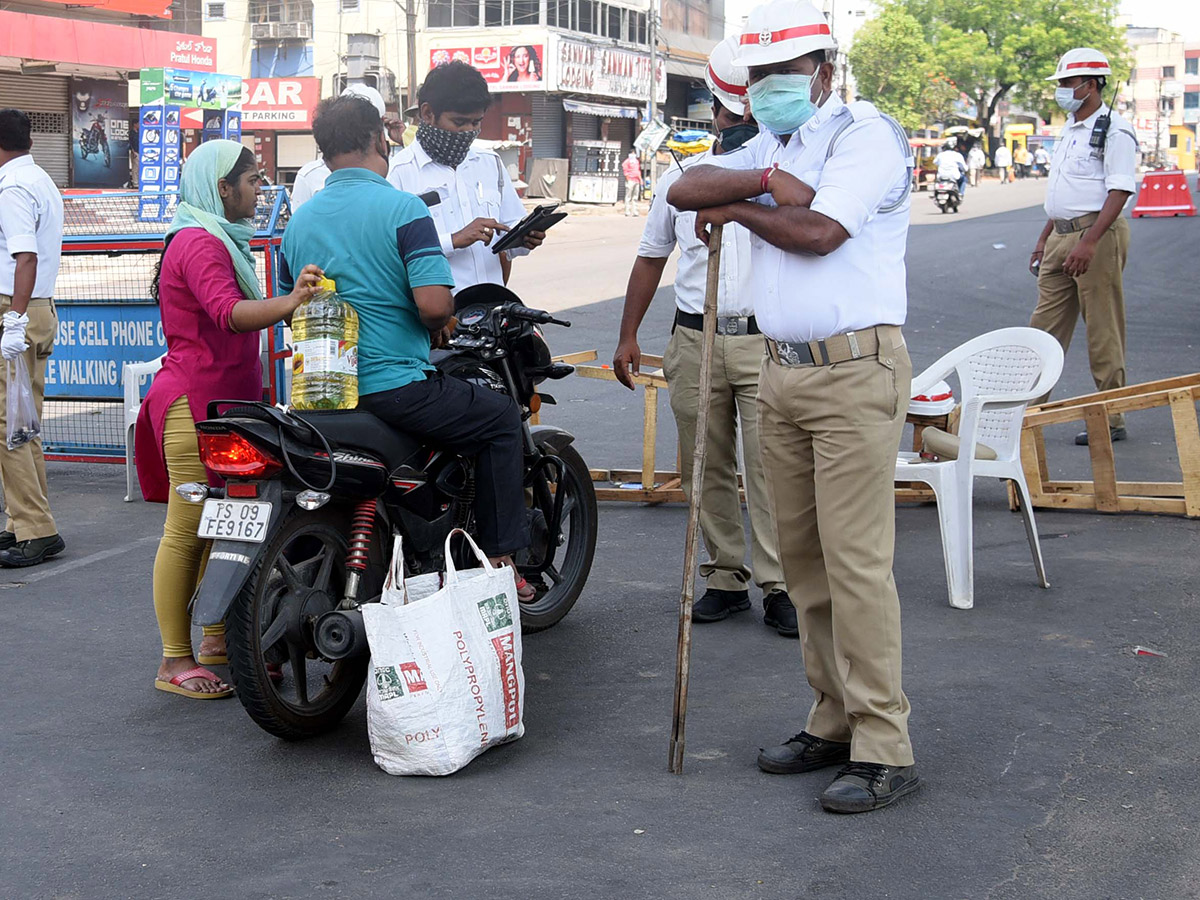 Lockdown in Hyderabad City Photo Gallery - Sakshi41