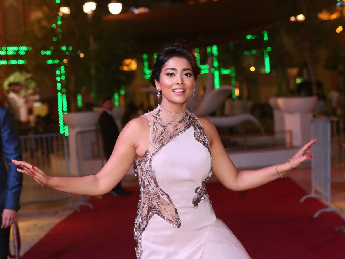 Shriya Saran Photo Gallery - Sakshi13
